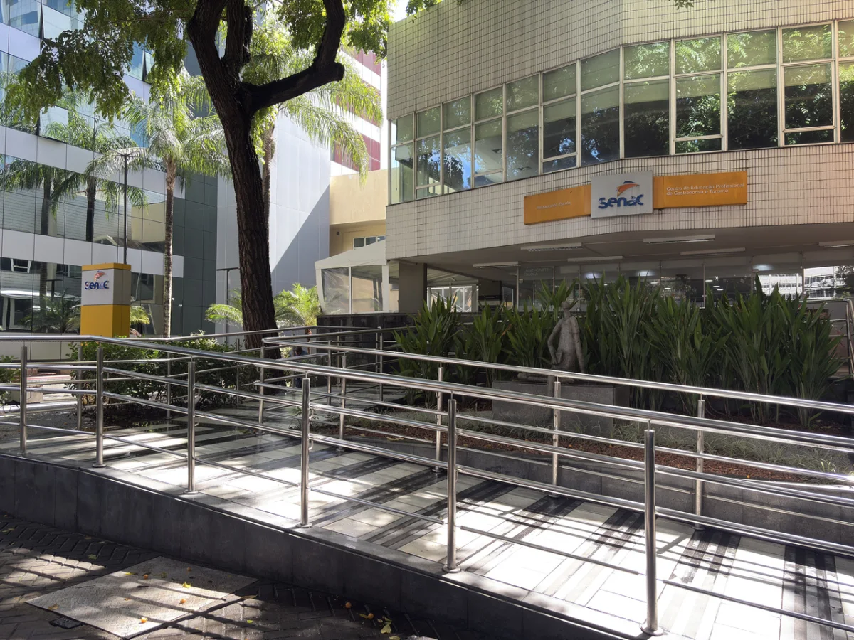 Senac PE abre 374 vagas gratuitas para cursos no Recife e mais cinco municípios