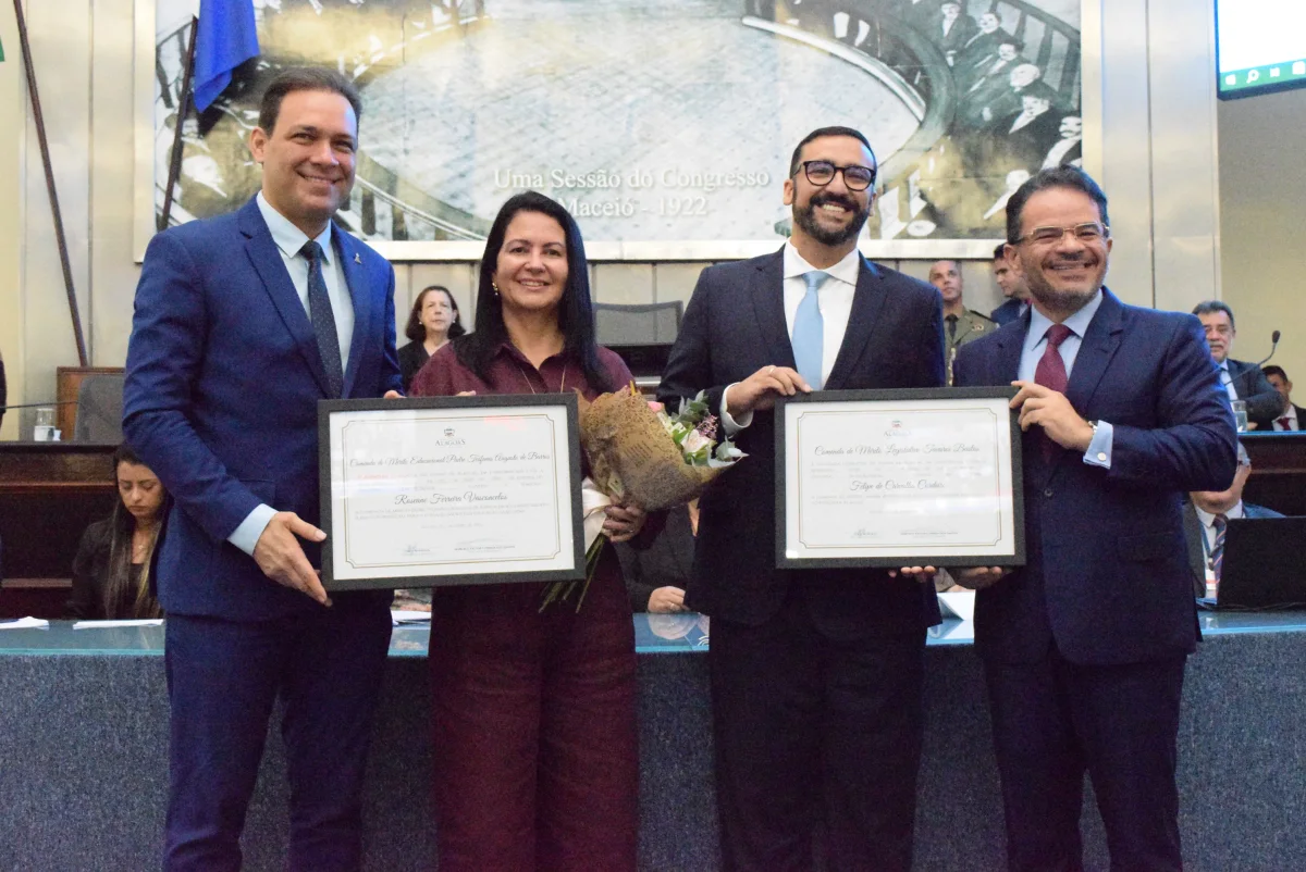 Assembleia de Alagoas concede comendas a secretários de Educação e do Gabinete Civil