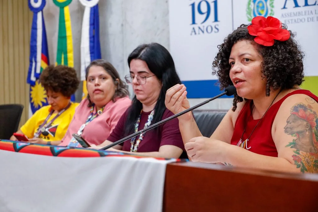 Psicólogos defendem piso salarial e jornada de 30 horas em audiência na Alepe