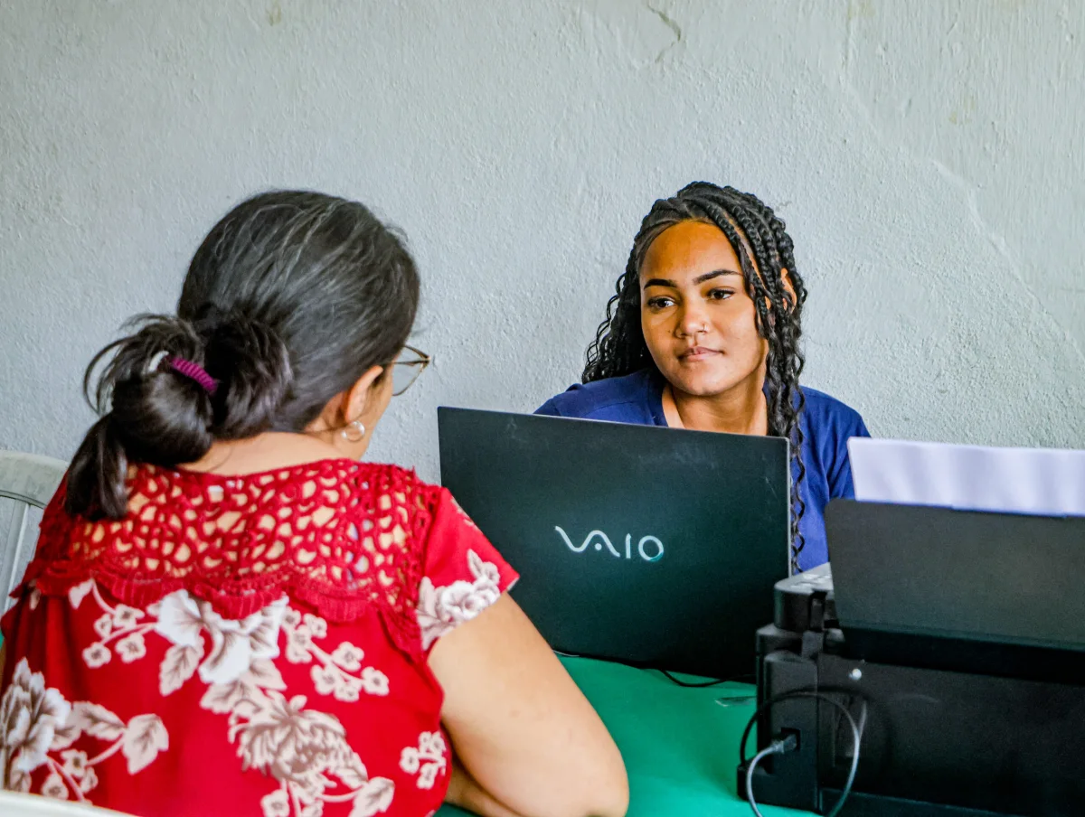 Paulista leva RG, CadÚnico e benefícios sociais ao bairro de Paratibe