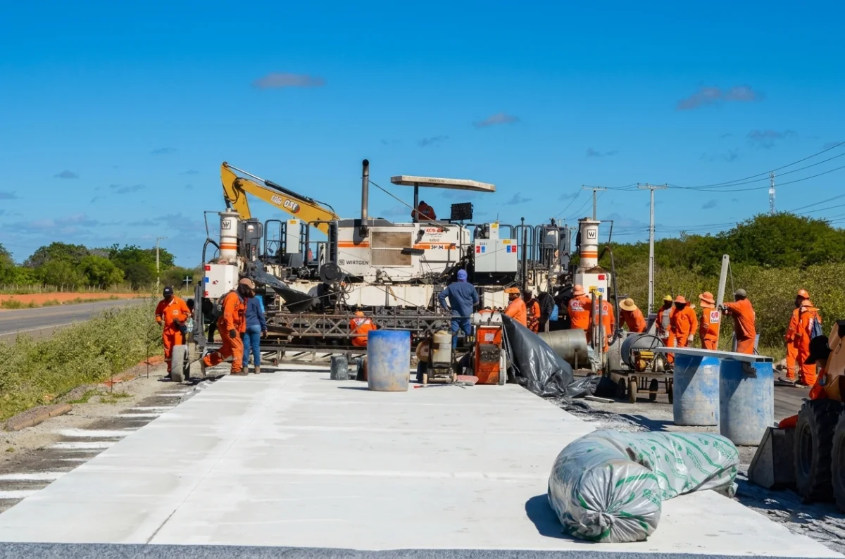BR-304 no RN inicia pavimentação de concreto no trecho Mossoró-Assú