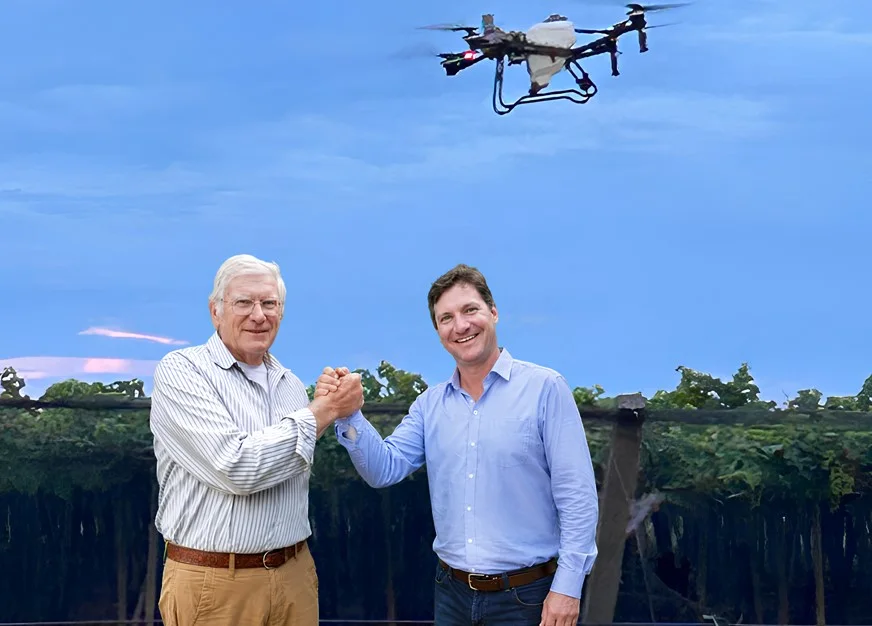 Especialistas mundiais em drones agrícolas visitam fazendas no Vale do São Francisco