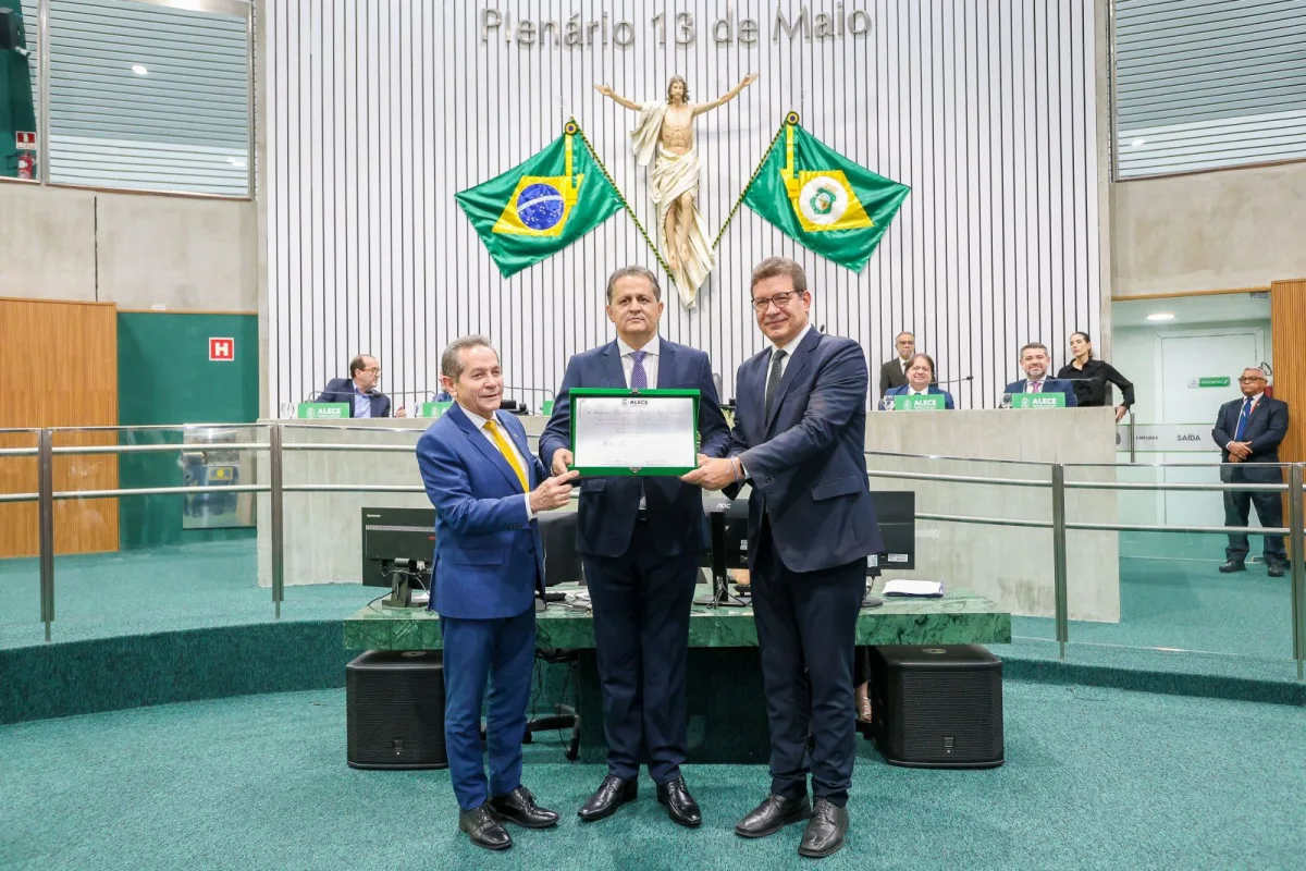 Professor da UFC Joaquim Matias Coelho Neto recebe Título de Cidadão Cearense na Alece