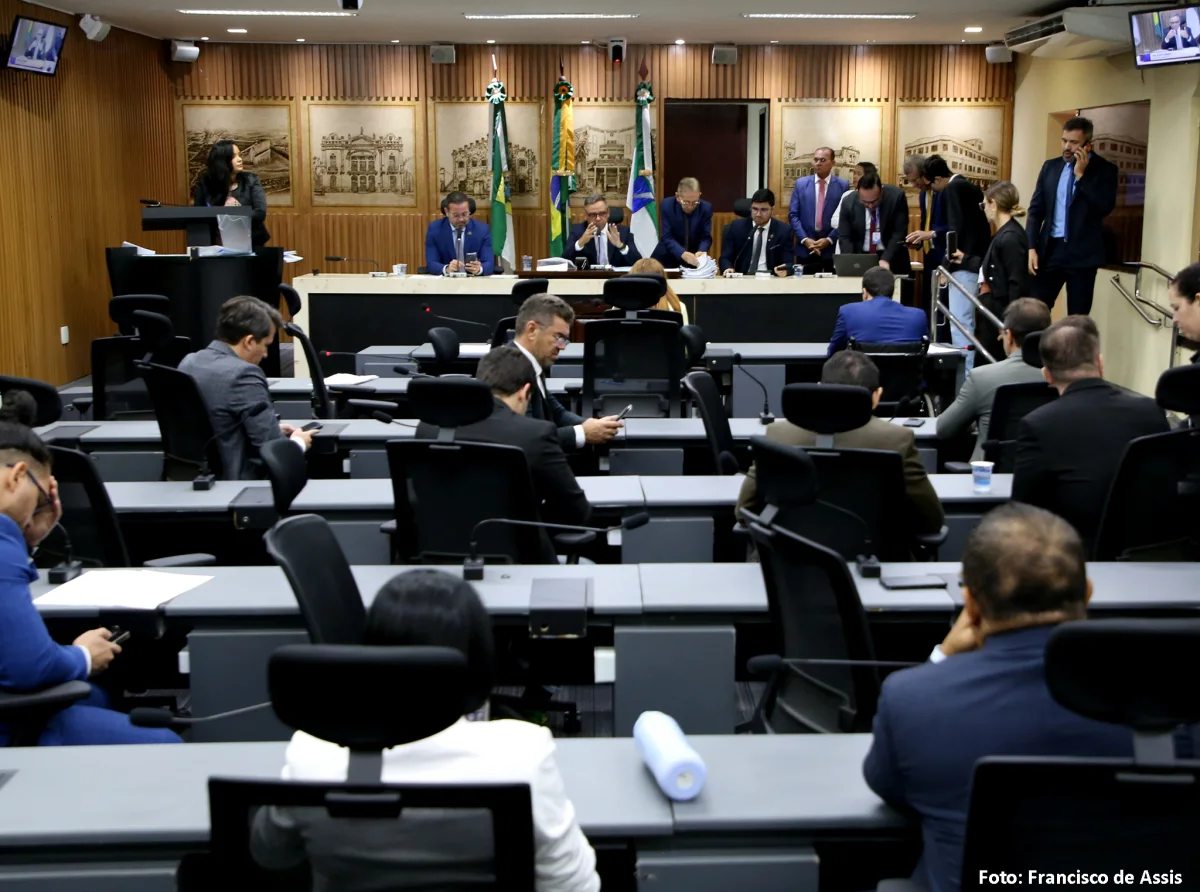 Natal aprova LDO 2027 com 25 emendas e reestrutura agentes de trânsito