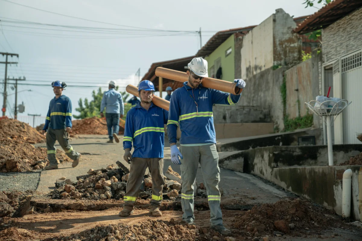 Águas de Teresina amplia rede de esgoto em cinco bairros; confira as ruas