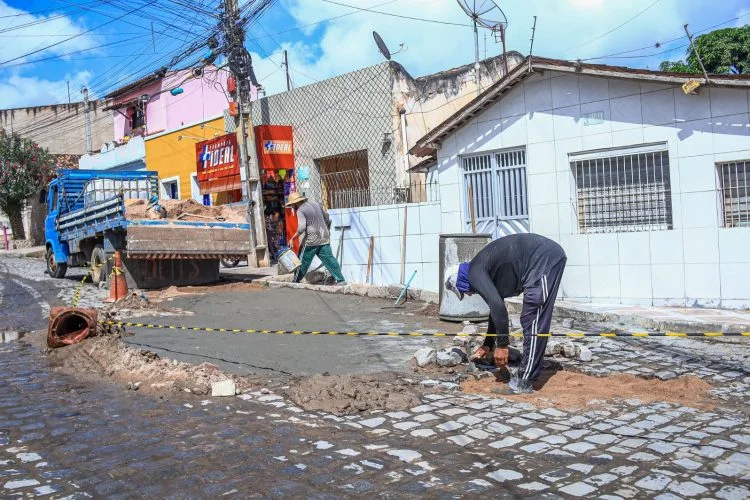 Operação Tapa-Buracos chega à Rua São Pedro no Bairro do Cruzeiro em Gravatá