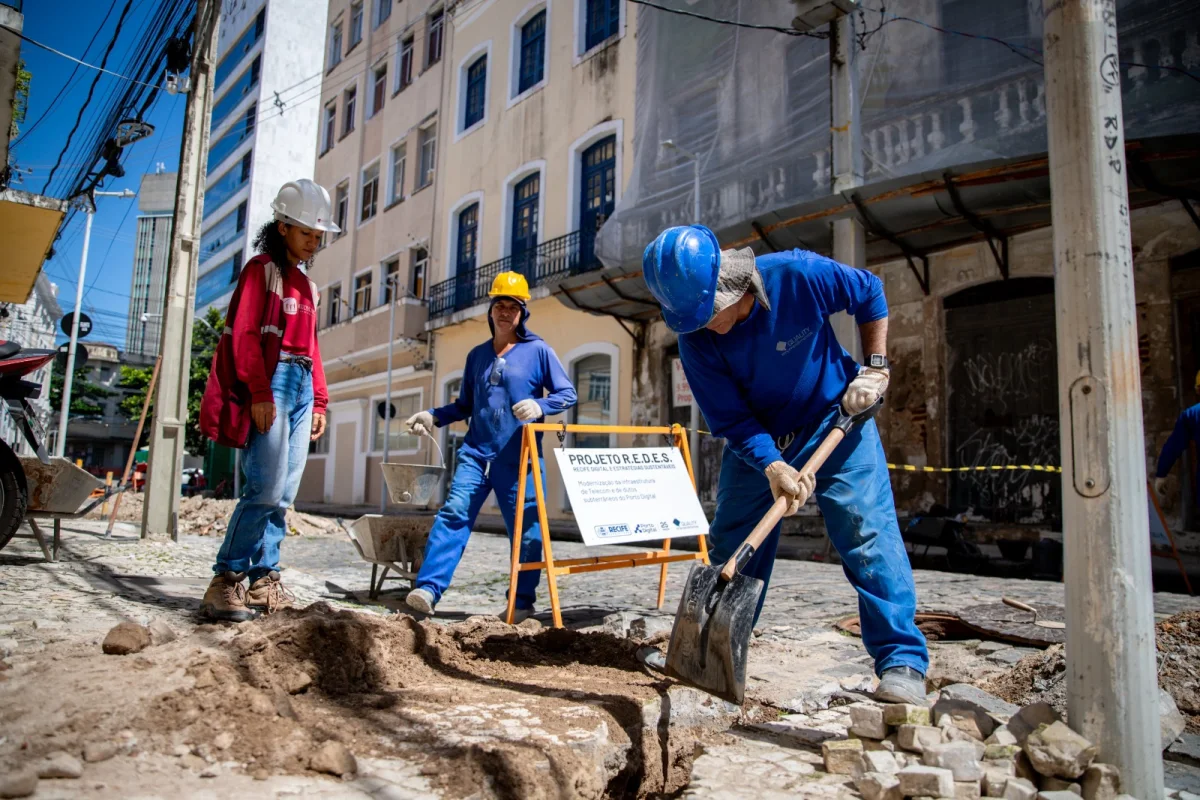 Prefeitura e Porto Digital avançam com embutimento de rede de telecomunicações no bairro do Recife