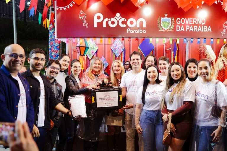 Procon-PB testa bebidas com laboratório móvel no São João de Campina Grande
