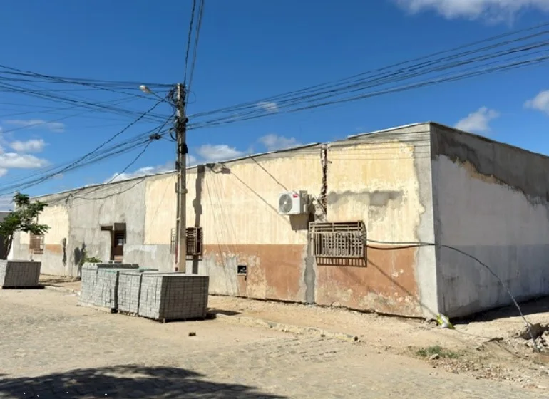 Escola Raimundo Guerra em Caicó ganha cobertura, piso novo e salas climatizadas
