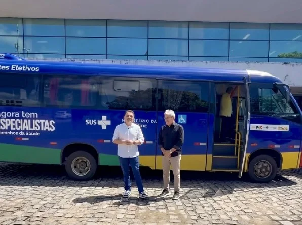 Caicó recebe micro-ônibus, ambulância e kit odontológico