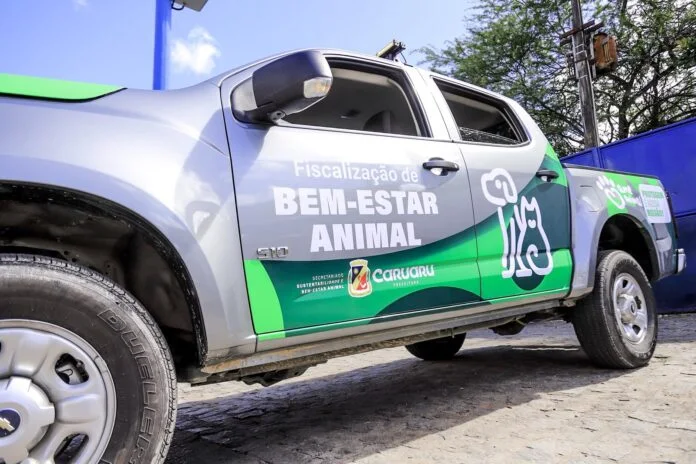 Caruaru ganha primeira viatura para combater maus-tratos a animais