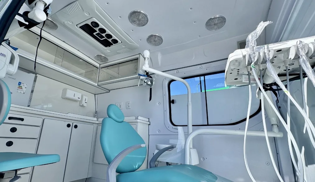 São Cristóvão amplia atendimento odontológico com Unidade Odontológica Móvel